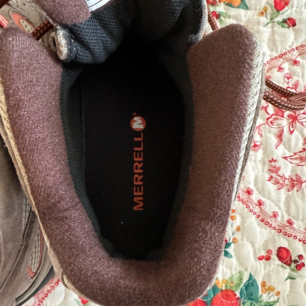 Merrell Women’s Hiking/Walking Shoes - Picture 8 of 13